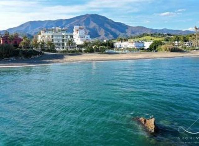 Apartamento de 2 habitaciones en Guadalobón, Estepona en venta con piscina garaje - 1.280.000 € (Ref: 7678323)