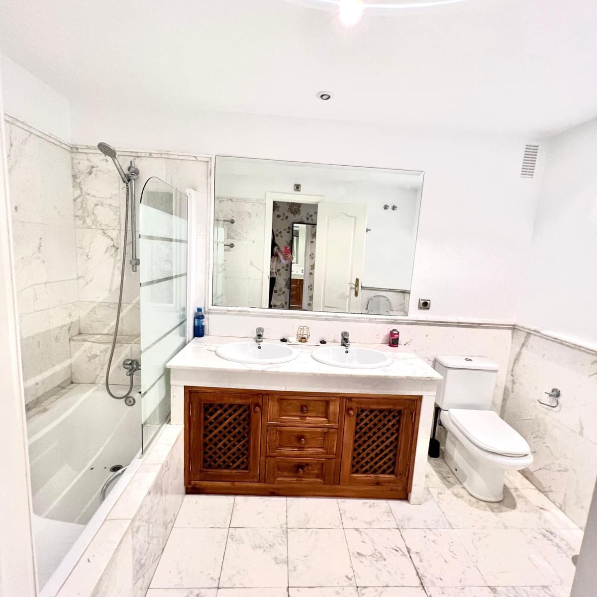 3 makuuhuone Kattohuoneisto vuokrattavana paikassa Estepona mukana uima-altaan 
autotalli - 3 000 € (Ref: 7678324)