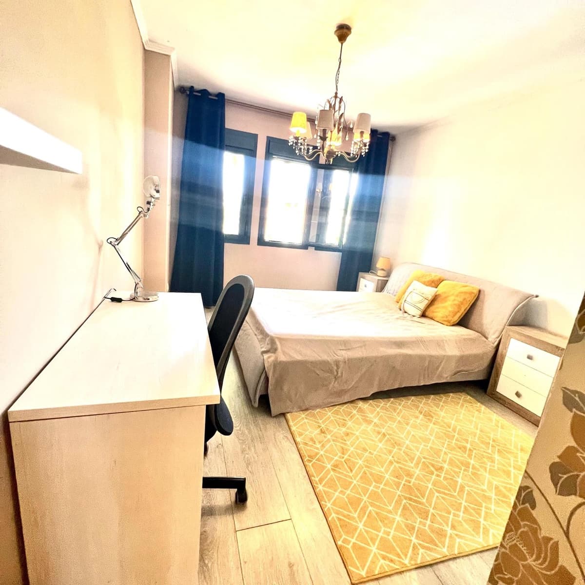 3 makuuhuone Kattohuoneisto vuokrattavana paikassa Estepona mukana uima-altaan 
autotalli - 3 000 € (Ref: 7678324)