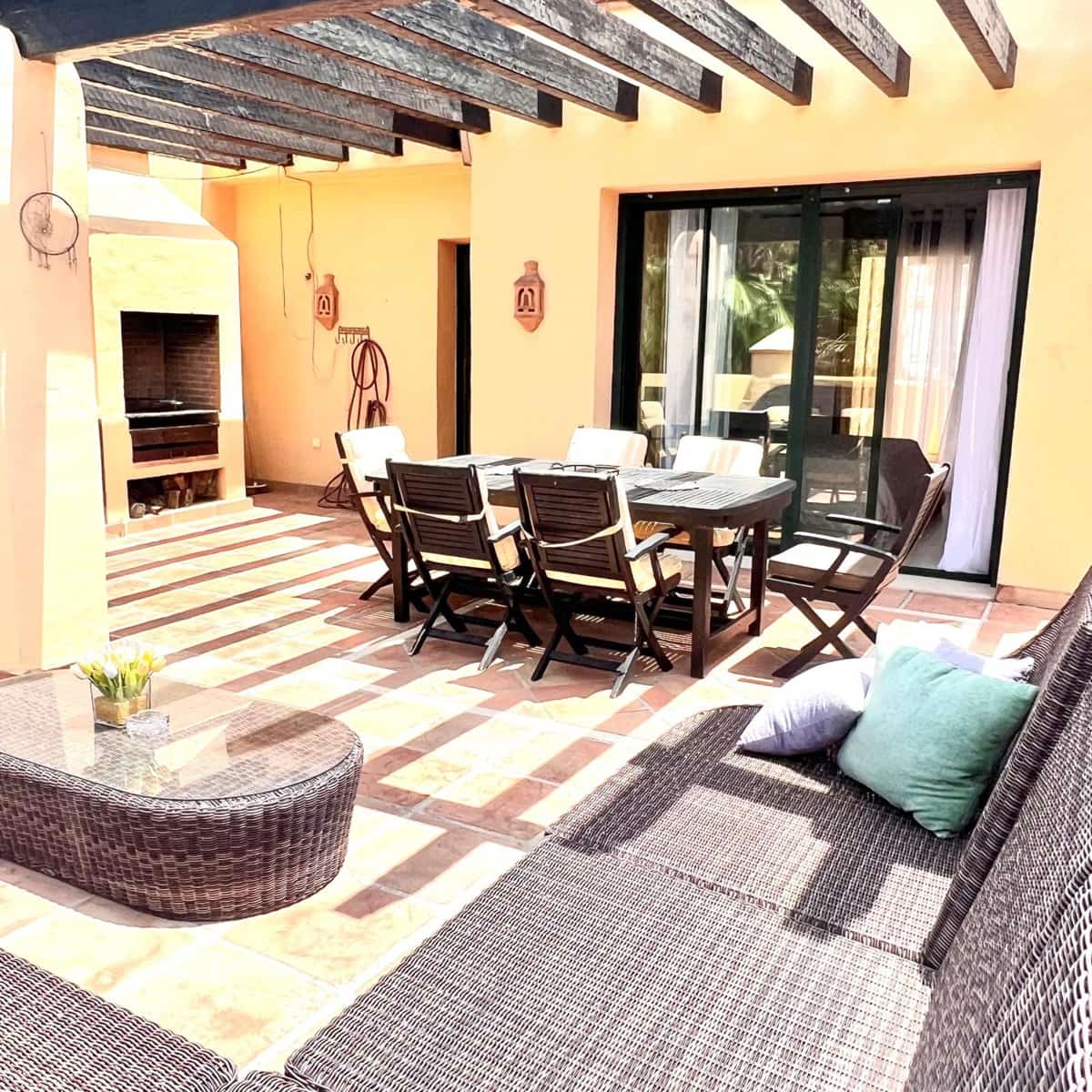 3 makuuhuone Kattohuoneisto vuokrattavana paikassa Estepona mukana uima-altaan 
autotalli - 3 000 € (Ref: 7678324)