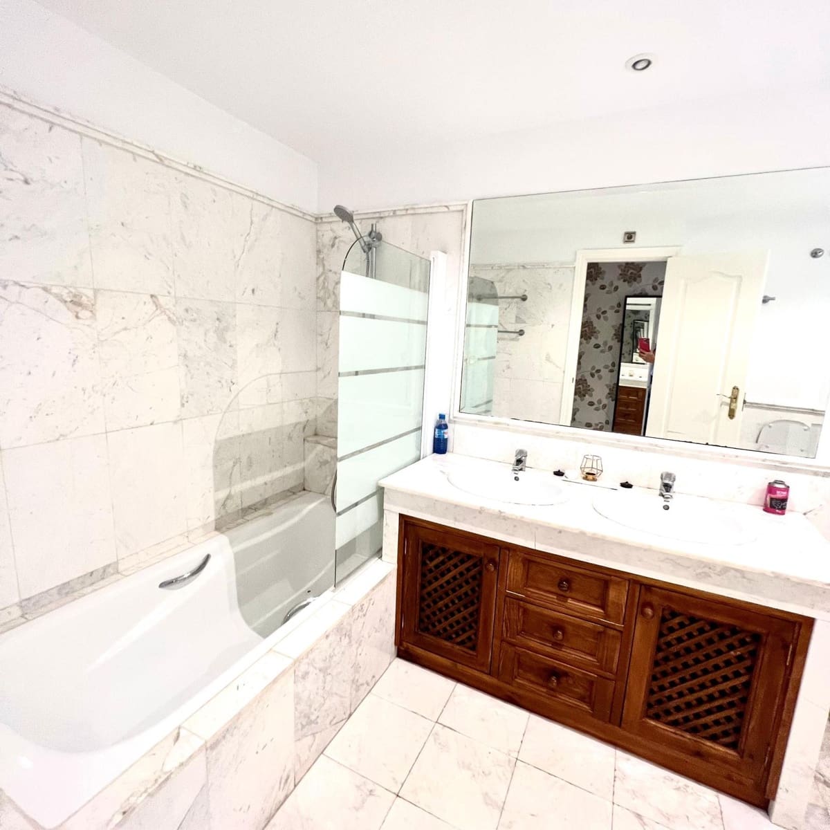 3 makuuhuone Kattohuoneisto vuokrattavana paikassa Estepona mukana uima-altaan 
autotalli - 3 000 € (Ref: 7678324)