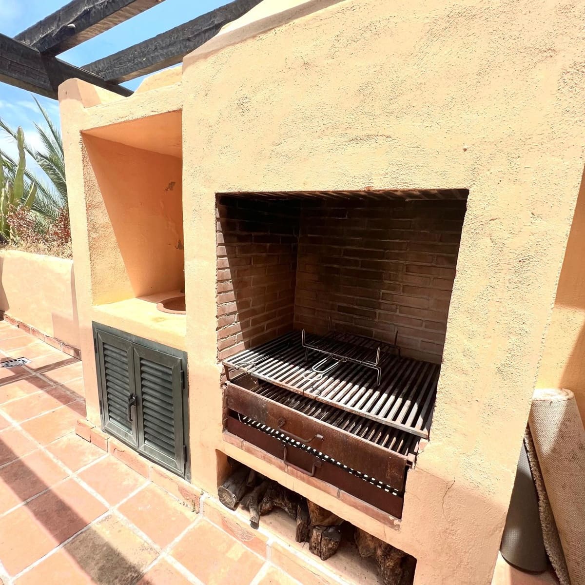 3 makuuhuone Kattohuoneisto vuokrattavana paikassa Estepona mukana uima-altaan 
autotalli - 3 000 € (Ref: 7678324)