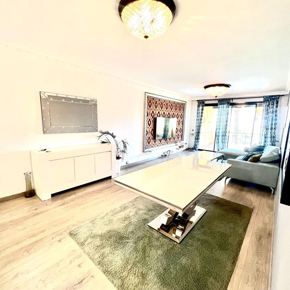 3 makuuhuone Kattohuoneisto vuokrattavana paikassa Estepona mukana uima-altaan 
autotalli - 3 000 € (Ref: 7678324)