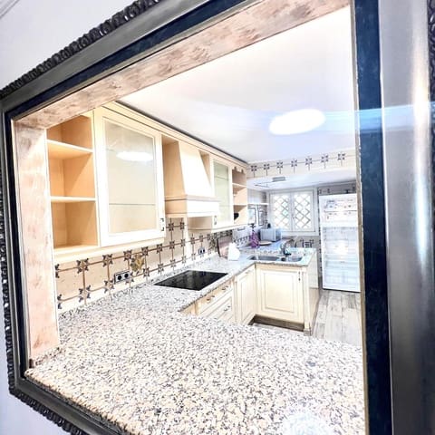 3 sypialnia Penthouse do wynajęcia w Nueva Atalaya, Estepona z basenem garażem - 3 000 € (Ref: 7678324)