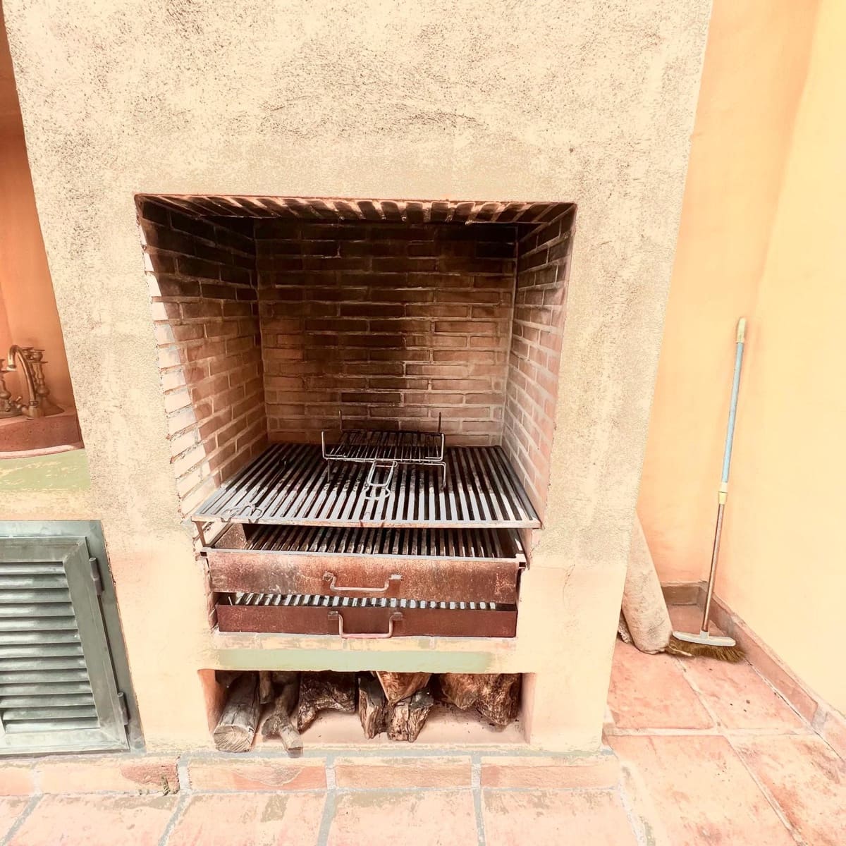 3 makuuhuone Kattohuoneisto vuokrattavana paikassa Estepona mukana uima-altaan 
autotalli - 3 000 € (Ref: 7678324)