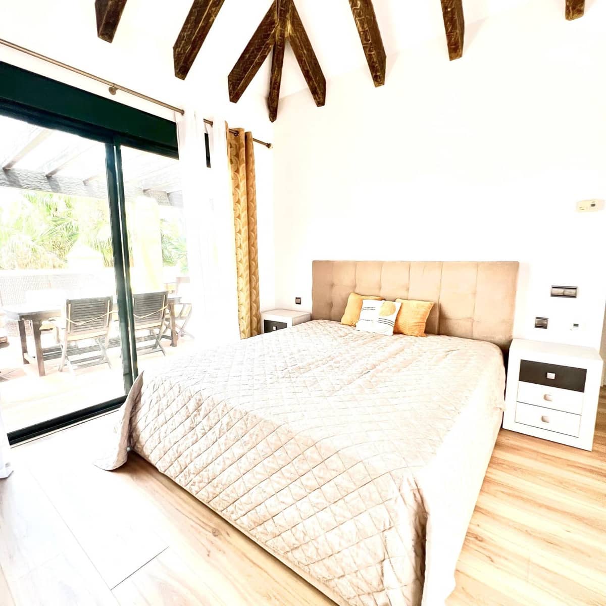 3 makuuhuone Kattohuoneisto vuokrattavana paikassa Estepona mukana uima-altaan 
autotalli - 3 000 € (Ref: 7678324)