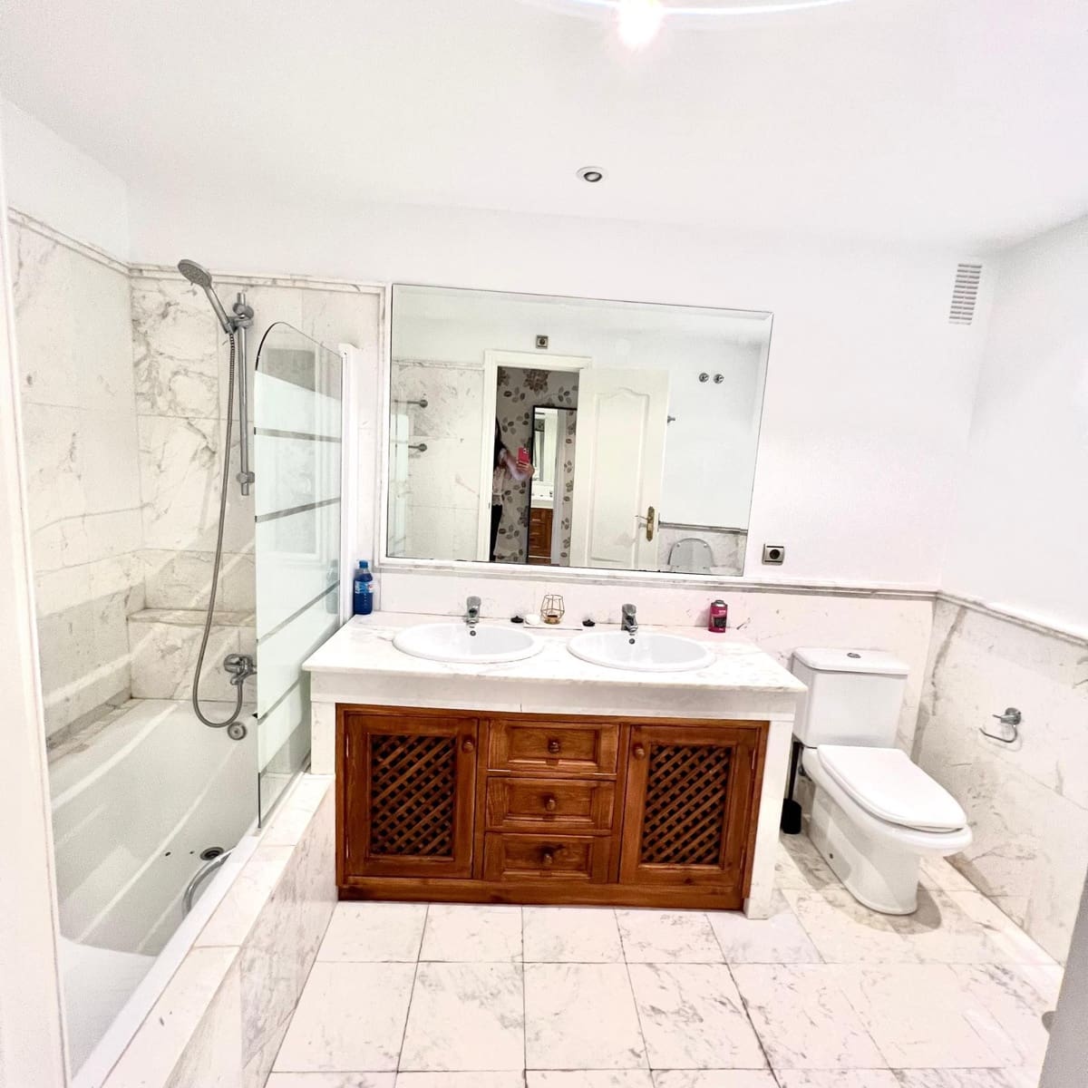 3 makuuhuone Kattohuoneisto vuokrattavana paikassa Estepona mukana uima-altaan 
autotalli - 3 000 € (Ref: 7678324)