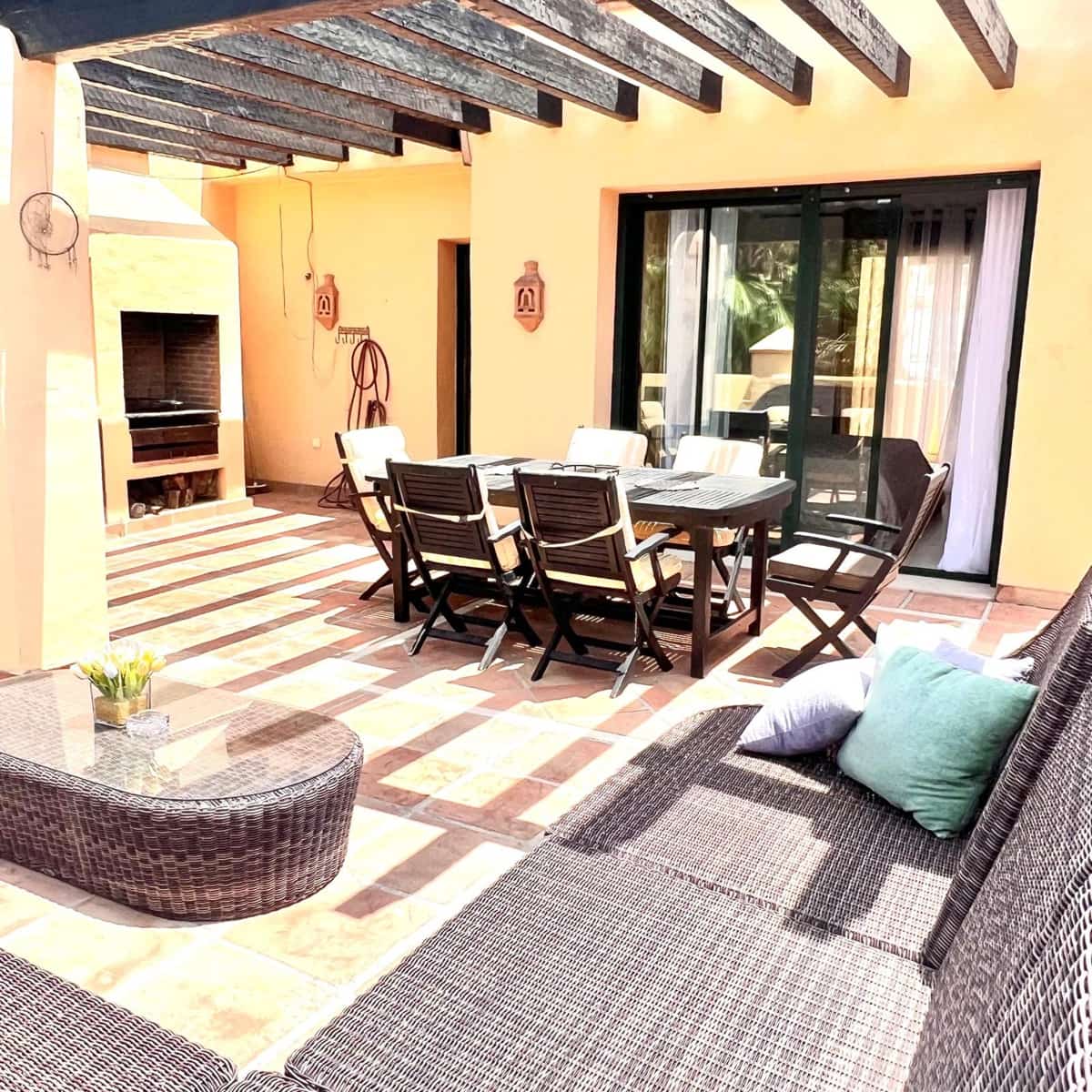3 makuuhuone Kattohuoneisto vuokrattavana paikassa Estepona mukana uima-altaan 
autotalli - 3 000 € (Ref: 7678324)