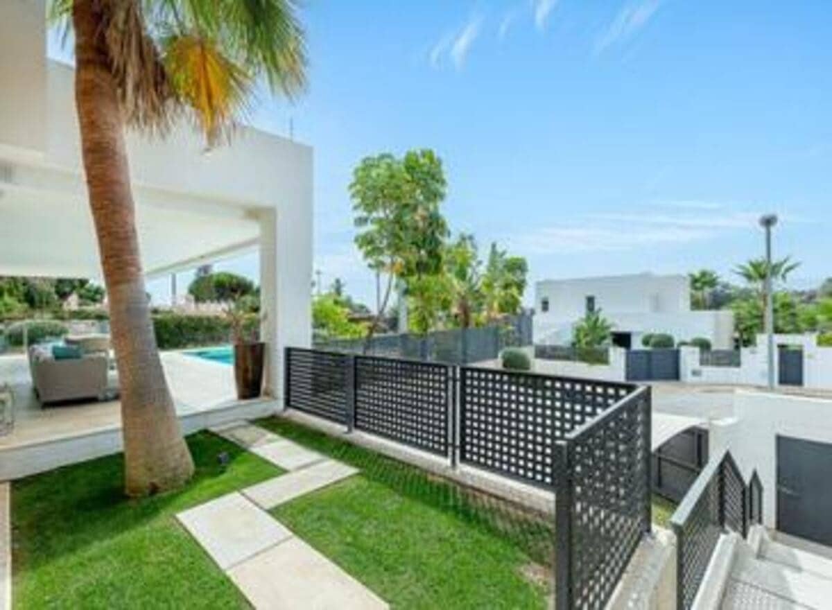 5 soveværelse Villa til leje i Marbella med swimmingpool garage - € 13.000 (Ref: 7694156)