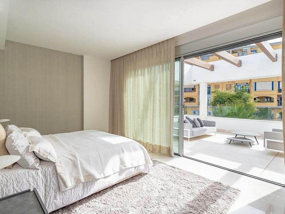 4 sypialnia Willa na sprzedaż w San Pedro de Alcantara z basenem garażem - 1 800 000 € (Ref: 7698465)