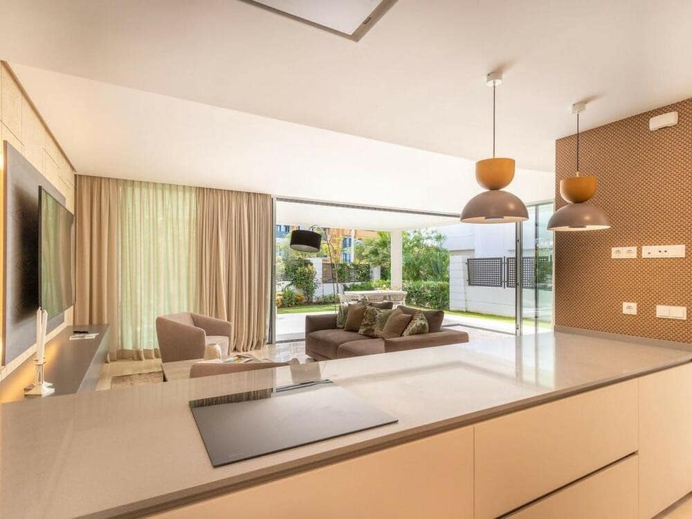 4 sypialnia Willa na sprzedaż w San Pedro de Alcantara z basenem garażem - 1 800 000 € (Ref: 7698465)