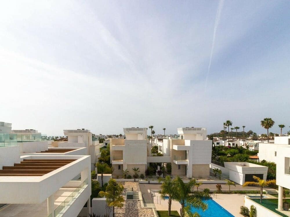 4 sypialnia Willa na sprzedaż w San Pedro de Alcantara z basenem garażem - 1 800 000 € (Ref: 7698465)