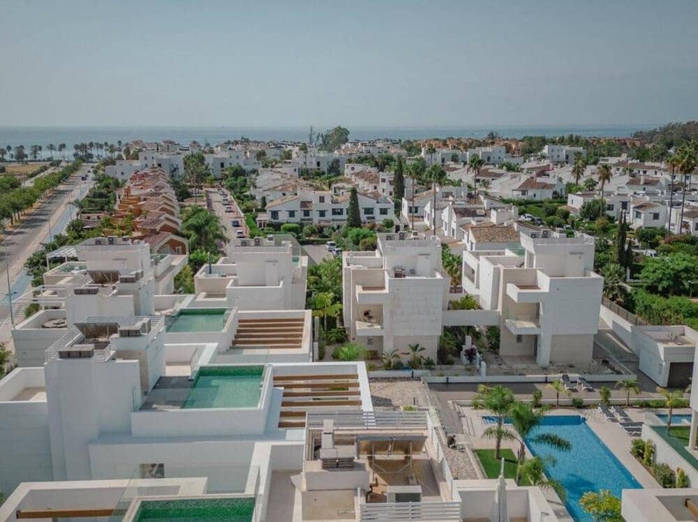 4 sypialnia Willa na sprzedaż w San Pedro de Alcantara z basenem garażem - 1 800 000 € (Ref: 7698465)