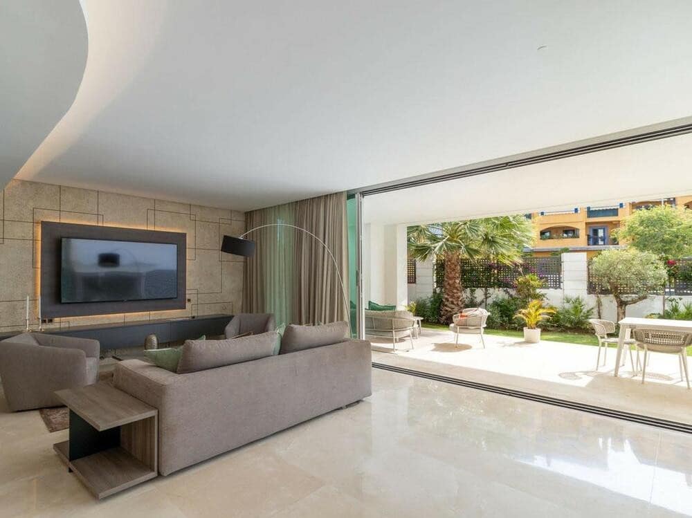 4 sypialnia Willa na sprzedaż w San Pedro de Alcantara z basenem garażem - 1 800 000 € (Ref: 7698465)