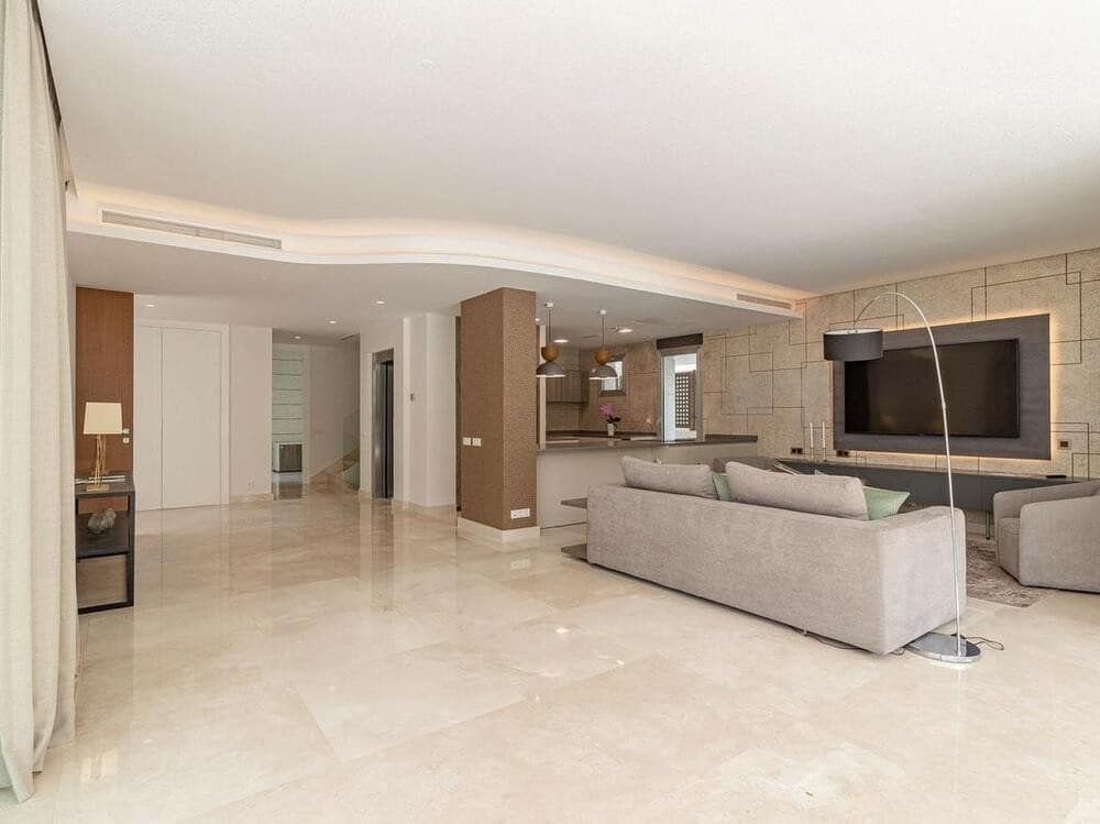 4 sypialnia Willa na sprzedaż w San Pedro de Alcantara z basenem garażem - 1 800 000 € (Ref: 7698465)