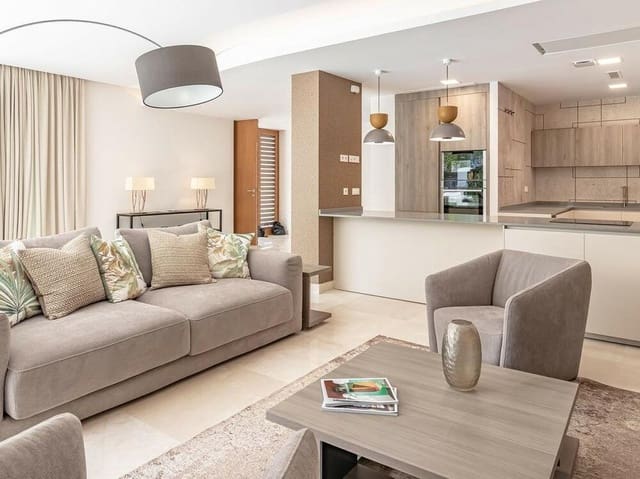 4 sypialnia Willa na sprzedaż w Nueva Alcántara, Marbella z basenem garażem - 1 800 000 € (Ref: 7698465)