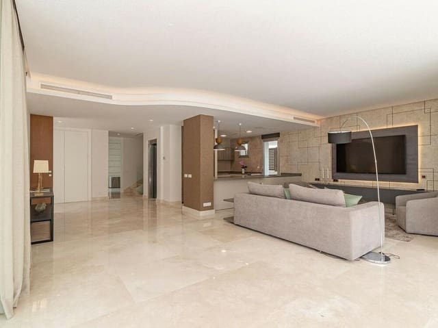 4 sypialnia Willa na sprzedaż w Nueva Alcántara, Marbella z basenem garażem - 1 800 000 € (Ref: 7698465)