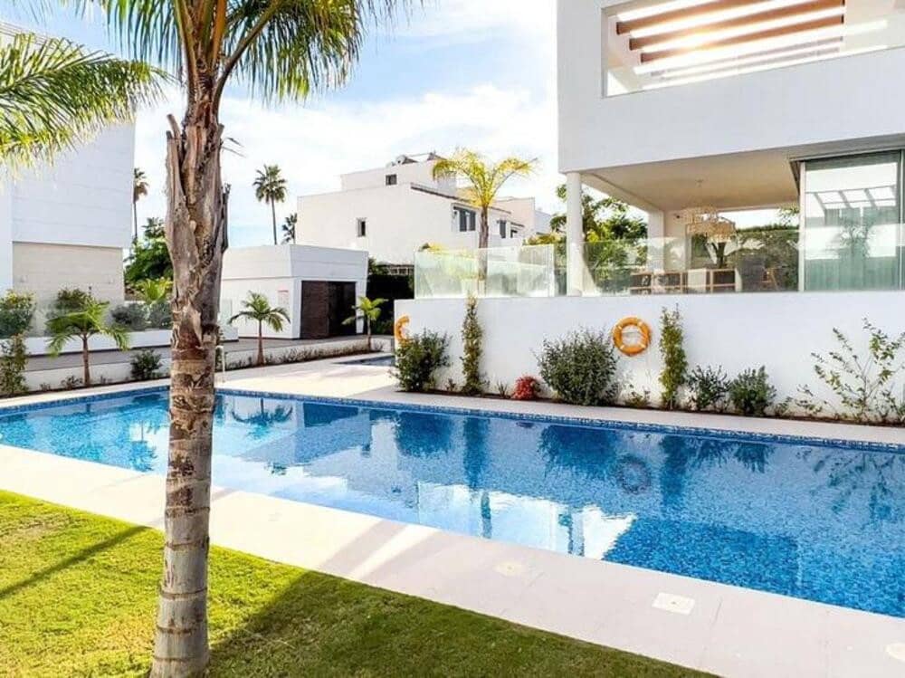 4 sypialnia Willa na sprzedaż w San Pedro de Alcantara z basenem garażem - 1 800 000 € (Ref: 7698465)