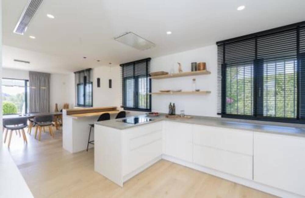 4 soverom Villa til salgs i Benahavis med svømmebasseng garasje - € 1 850 000 (Ref: 7706275)