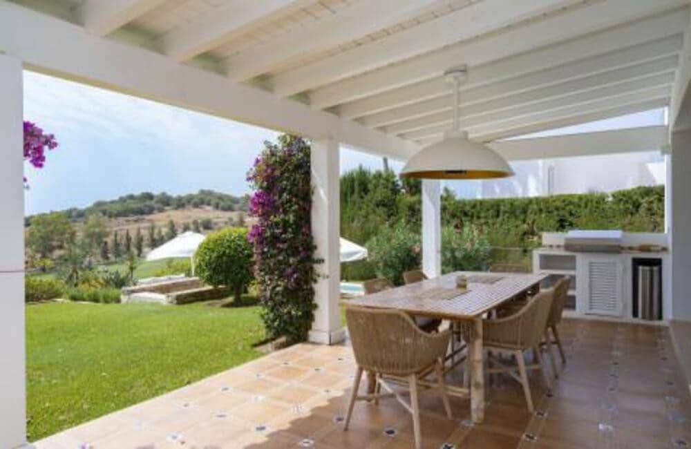 4 soverom Villa til salgs i Benahavis med svømmebasseng garasje - € 1 850 000 (Ref: 7706275)