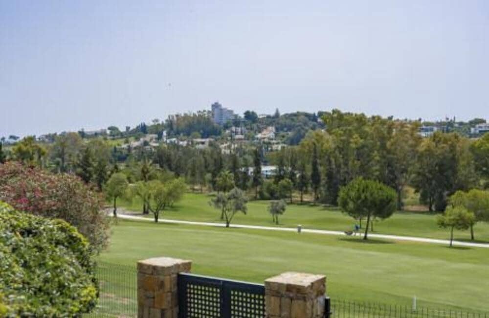4 soveværelse Villa til salg i Benahavis med swimmingpool garage - € 1.850.000 (Ref: 7706275)
