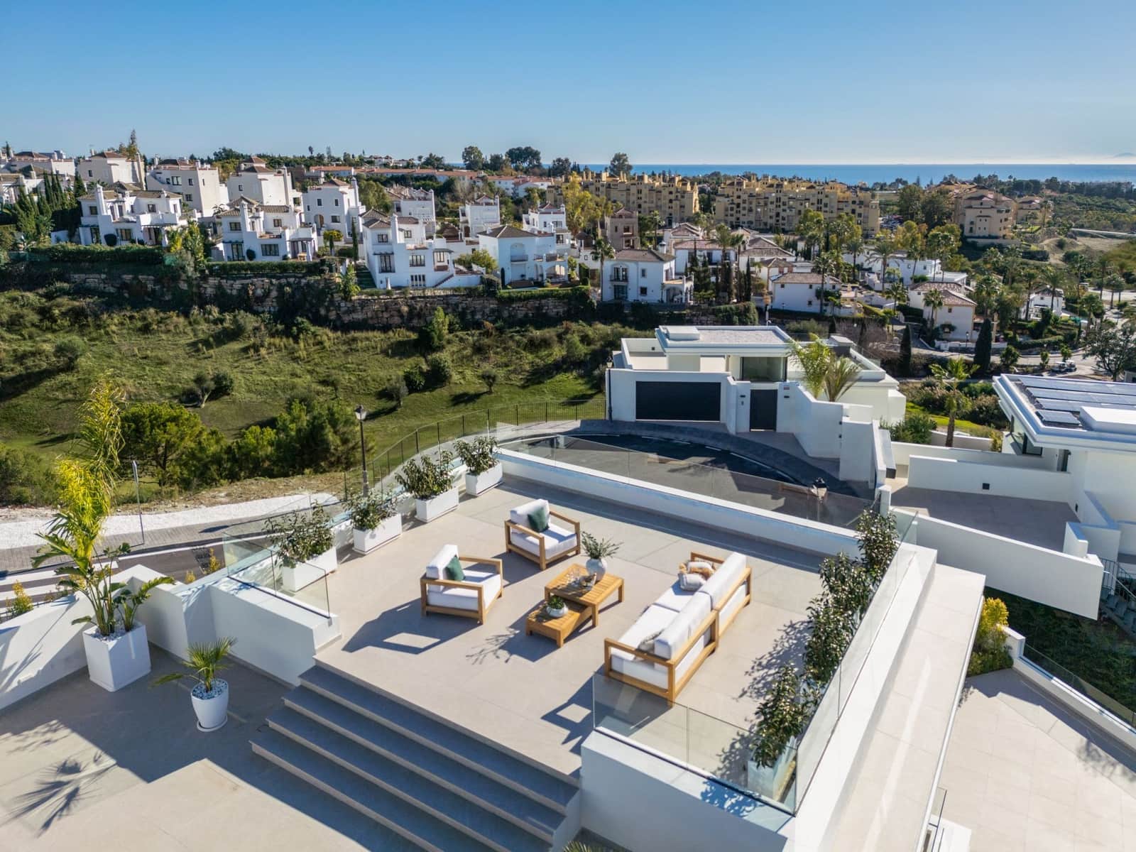 5 bedroom Villa for sale in Estepona with pool garage - € 2,750,000 (Ref: 7706276)