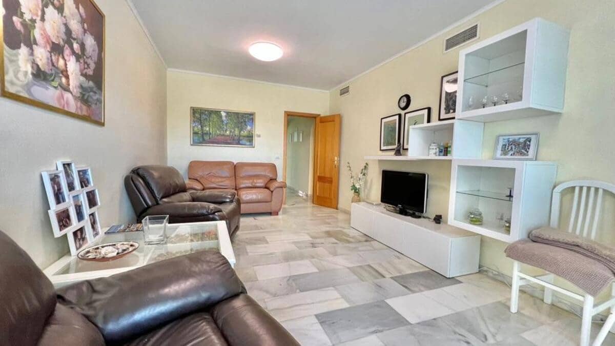 2 bedroom Apartment for rent in Miraflores, Mijas with pool garage €