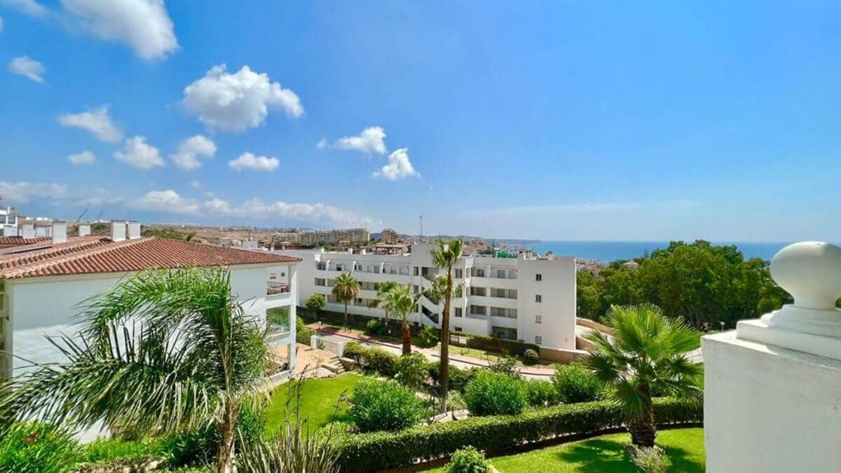 2 bedroom Apartment for rent in Miraflores, Mijas with pool garage €