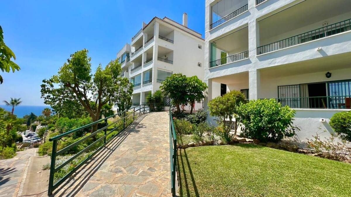 2 bedroom Apartment for rent in Miraflores, Mijas with pool garage €