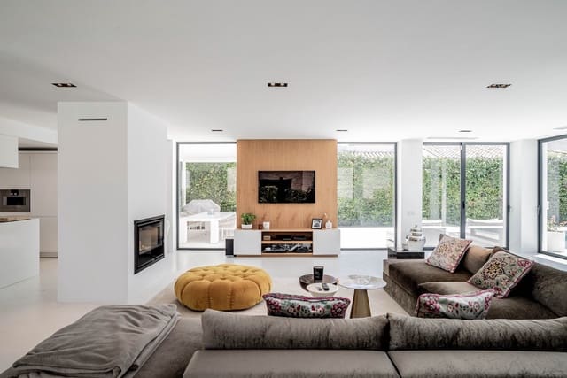 4 sypialnia Willa na sprzedaż w Las Brisas, Marbella z basenem garażem - 2 795 000 € (Ref: 7709507)