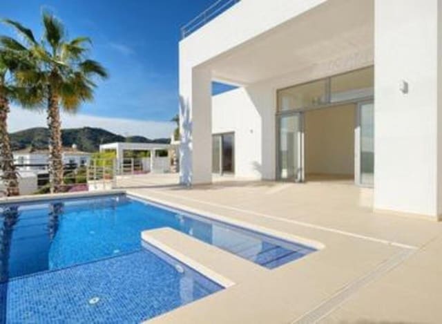 4 sovrum Villa till salu i Los Arqueros - Puerto del Almendro, Benahavís med pool garage - 2 300 000 € (Ref: 7713547)