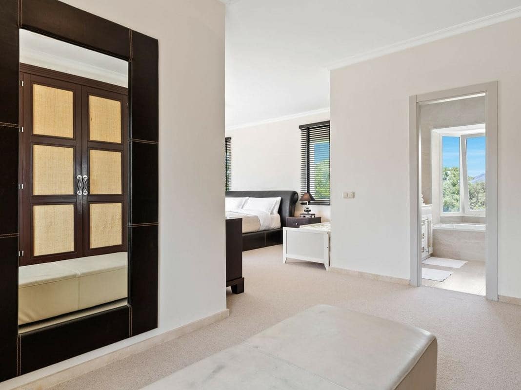 4 chambre Villa/Maison à vendre à Marbella avec piscine garage - 1 850 000 € (Ref: 7737059)