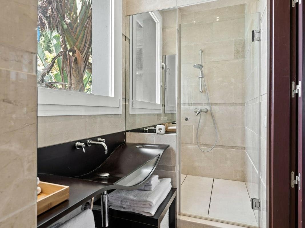 4 chambre Villa/Maison à vendre à Marbella avec piscine garage - 1 850 000 € (Ref: 7737059)