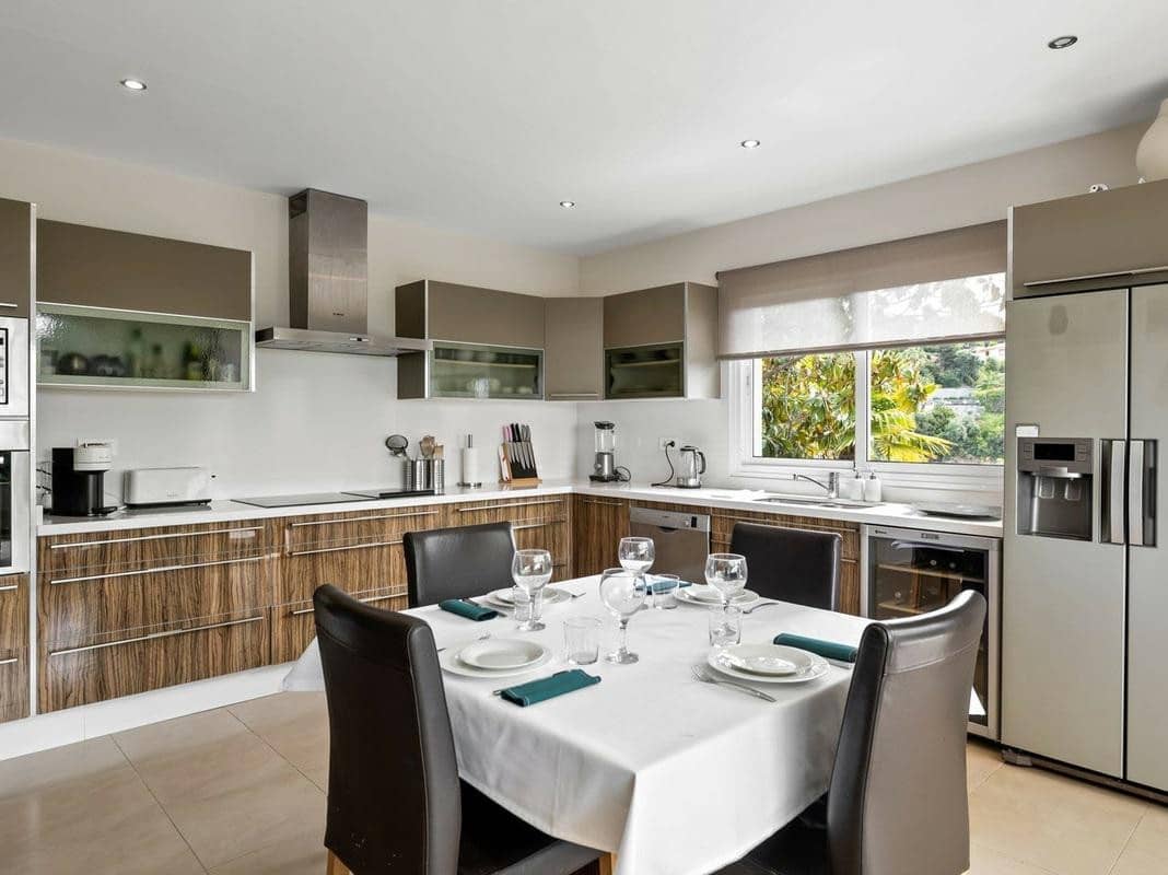 4 chambre Villa/Maison à vendre à Marbella avec piscine garage - 1 850 000 € (Ref: 7737059)