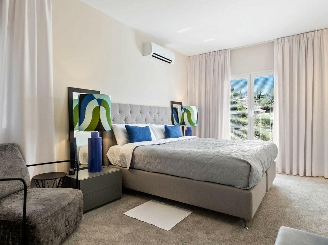 4 chambre Villa/Maison à vendre à Marbella avec piscine garage - 1 850 000 € (Ref: 7737059)