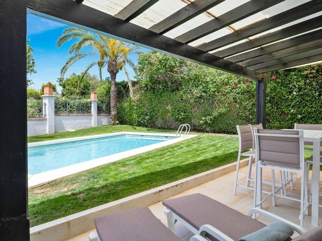 4 chambre Villa/Maison à vendre à Marbella avec piscine garage - 1 850 000 € (Ref: 7737059)