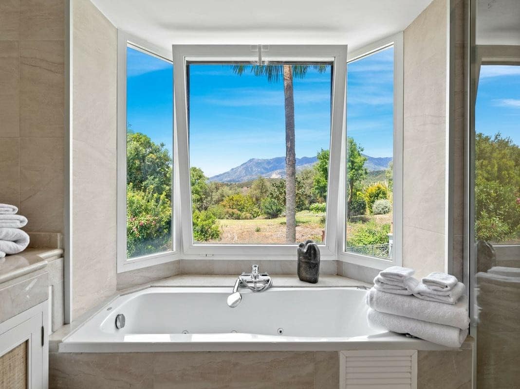 4 chambre Villa/Maison à vendre à Marbella avec piscine garage - 1 850 000 € (Ref: 7737059)