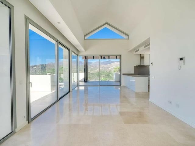 4 soverom Penthouse til salgs i Los Arqueros - Puerto del Almendro, Benahavís med svømmebasseng garasje - € 1 600 000 (Ref: 7746381)