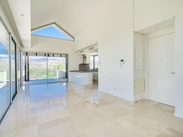 4 sypialnia Penthouse na sprzedaż w Los Arqueros - Puerto del Almendro, Benahavís z basenem garażem - 1 600 000 € (Ref: 7746381)