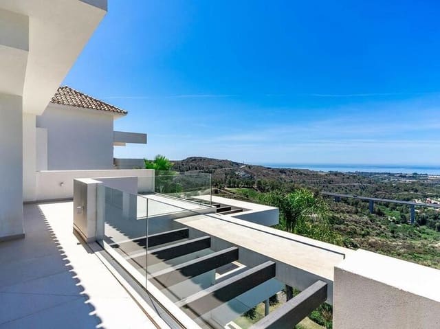 4 sypialnia Penthouse na sprzedaż w Los Arqueros - Puerto del Almendro, Benahavís z basenem garażem - 1 600 000 € (Ref: 7746381)