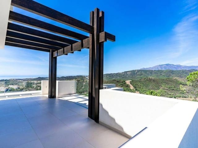 4 sypialnia Penthouse na sprzedaż w Los Arqueros - Puerto del Almendro, Benahavís z basenem garażem - 1 600 000 € (Ref: 7746381)