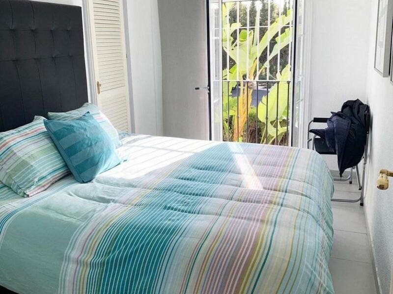 5 Zimmer Apartment zu verkaufen in Marbella mit Pool Garage - 740.000 € (Ref: 7746383)