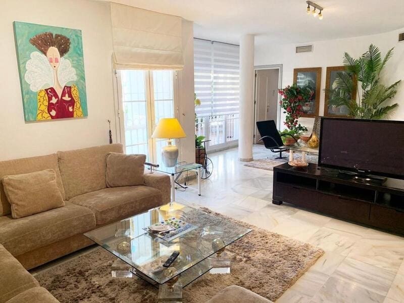 5 Zimmer Apartment zu verkaufen in Marbella mit Pool Garage - 740.000 € (Ref: 7746383)