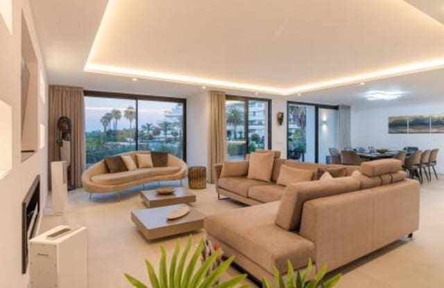 5 soveværelse Villa til leje i Guadalmina Alta, Marbella med swimmingpool garage - € 11.500 (Ref: 7752661)