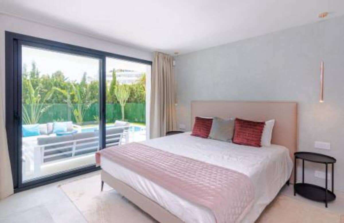 5 slaapkamer Villa te huur in Guadalmina met zwembad garage - € 11.500 (Ref: 7752661)