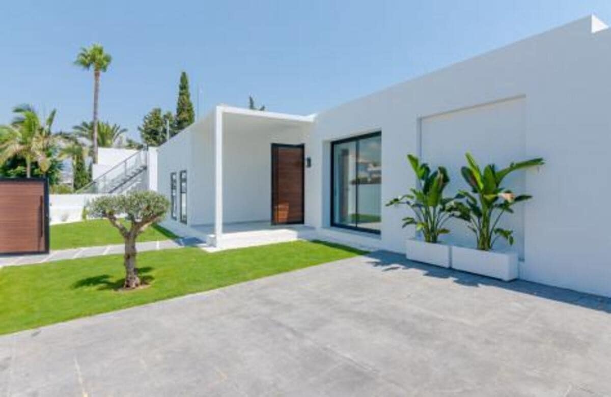 5 slaapkamer Villa te huur in Guadalmina met zwembad garage - € 11.500 (Ref: 7752661)