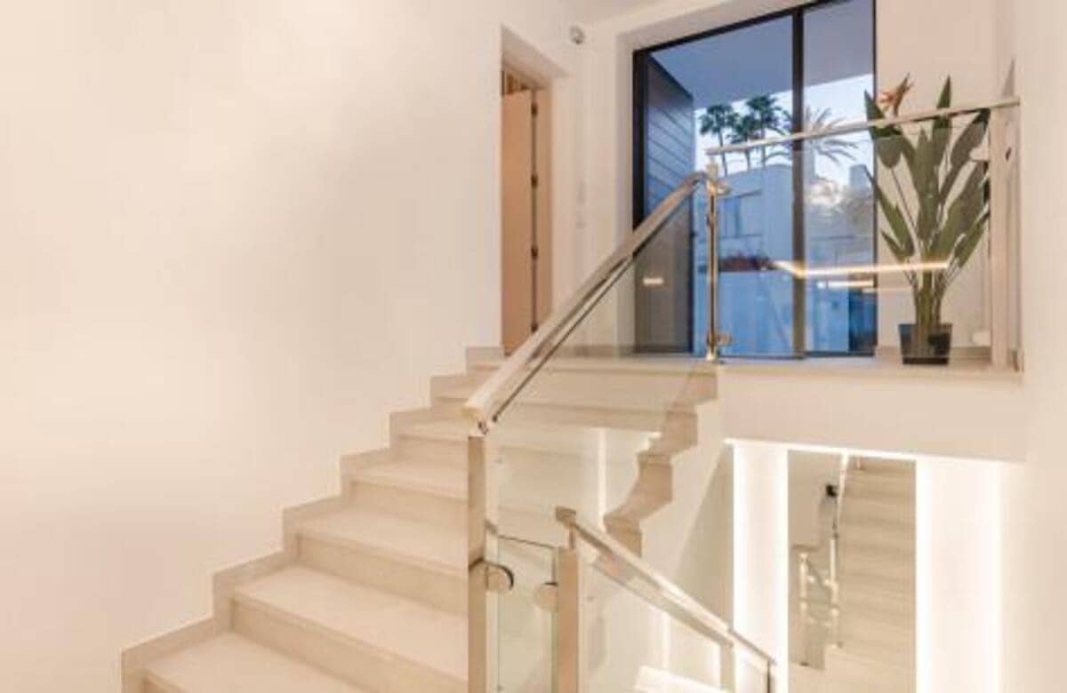 5 slaapkamer Villa te huur in Guadalmina met zwembad garage - € 11.500 (Ref: 7752661)