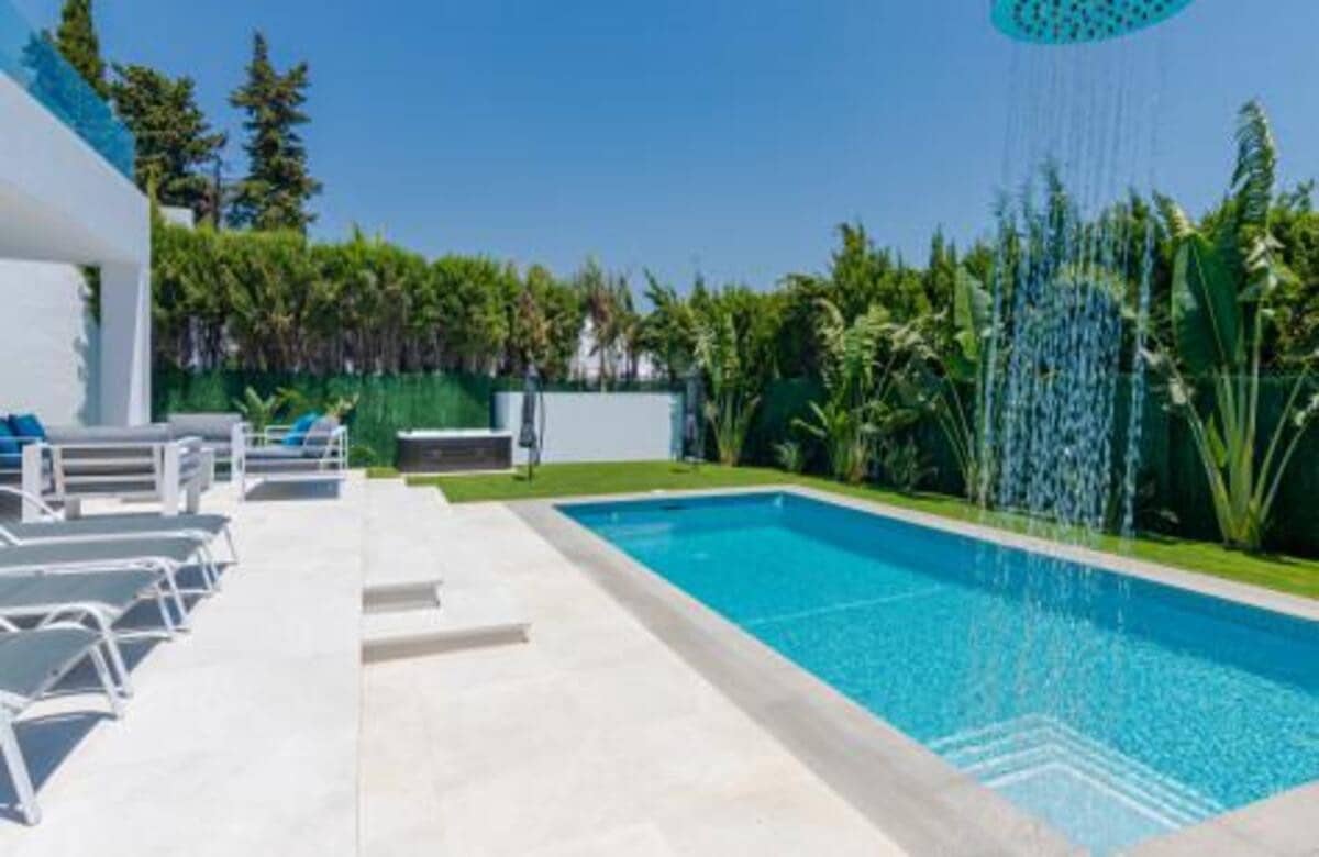 5 slaapkamer Villa te huur in Guadalmina met zwembad garage - € 11.500 (Ref: 7752661)
