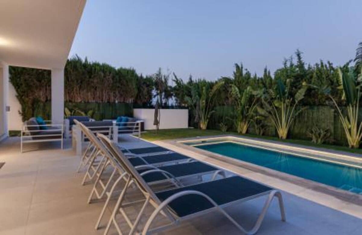 5 slaapkamer Villa te huur in Guadalmina met zwembad garage - € 11.500 (Ref: 7752661)