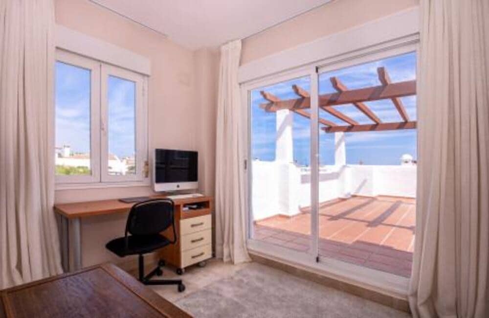 4 chambre Penthouse à vendre à San Pedro de Alcantara avec piscine garage - 1 450 000 € (Ref: 7759946)